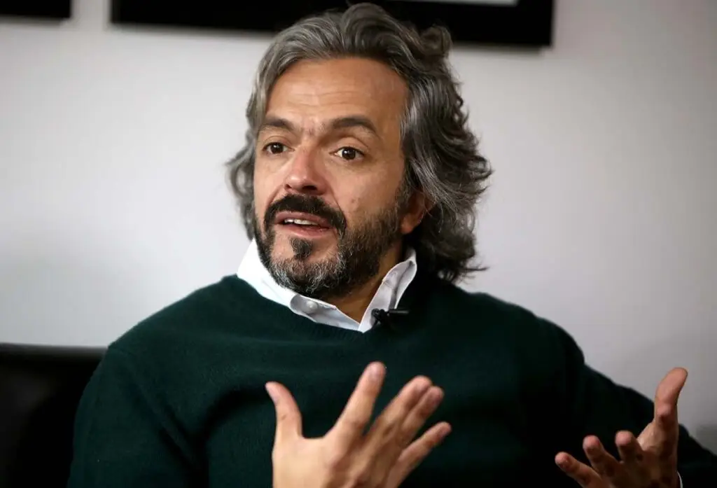 Alcaldía de Bogotá: Juan Daniel Oviedo obtuvo más de 200.000 firmas y oficializó su candidatura