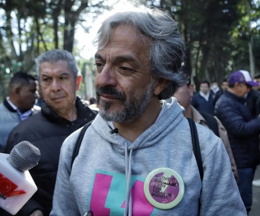 Juan Daniel Oviedo obtuvo 204.406 firmas y oficializó candidatura a Alcaldía de Bogotá