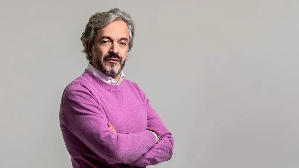 Juan Daniel Oviedo se ratifica como candidato y asegura que ya tiene las firmas suficientes