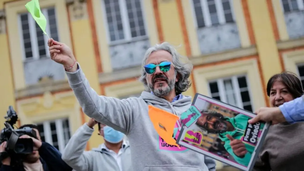 Invito a quienes dicen que es un “safari” a que lean: Oviedo sobre su vida en Bosa