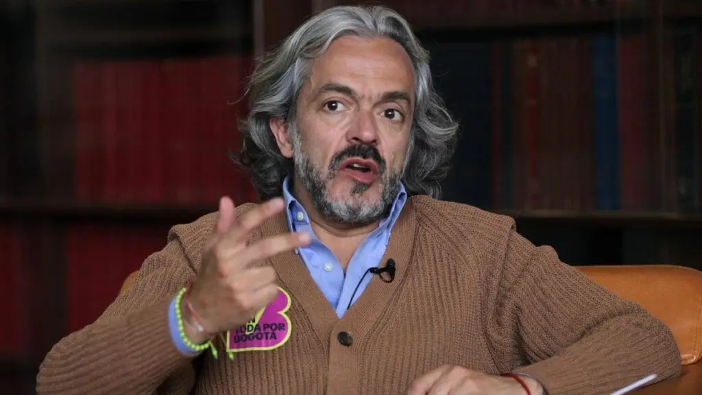 CNE mantiene la candidatura de Juan Daniel Oviedo a la alcaldía de Bogotá