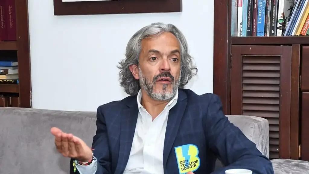 El Consejo Nacional Electoral negó que Juan Daniel Oviedo tuviera su propio partido político: “Seguiremos en la calle”