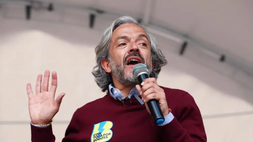 El concejal Juan Daniel Oviedo también se lanza a la Presidencia