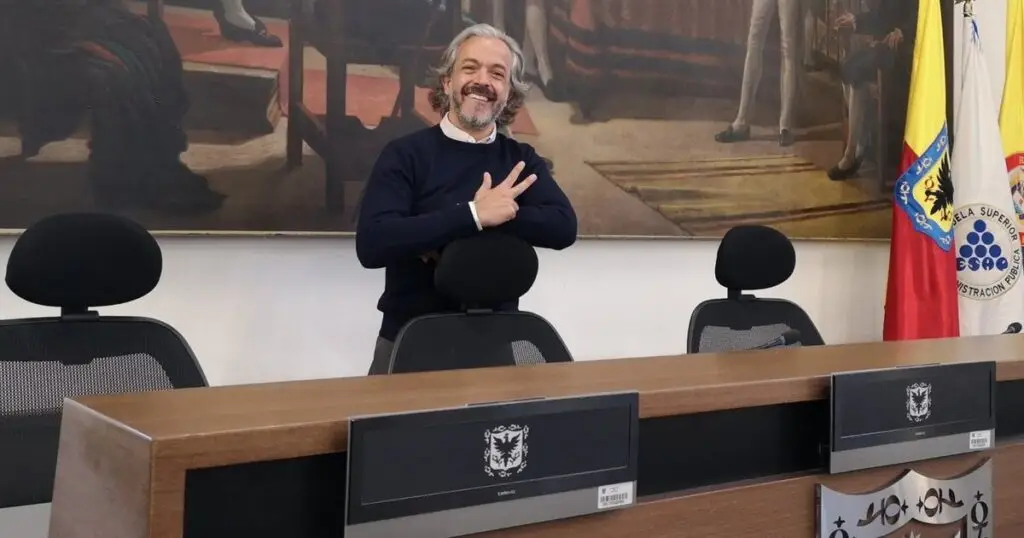 Juan Daniel Oviedo también anunción que será candidato a la Presidencia de la República en 2026
