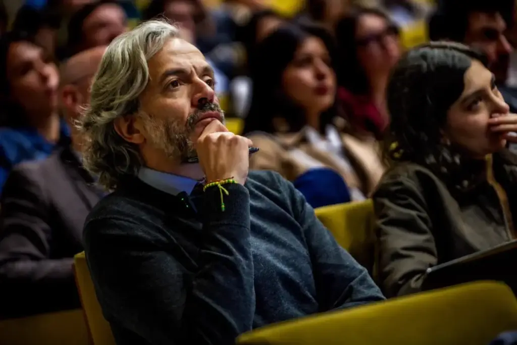 Sí, voy a la carrera presidencial del 2026. Hay que ser coherentes. Yo llegué al escenario político a través de la recolección de firmas, a partir del 15 de junio estaré recorriendo el país y pidiendo la firma para tener una candidatura respaldada en la ciudadanía