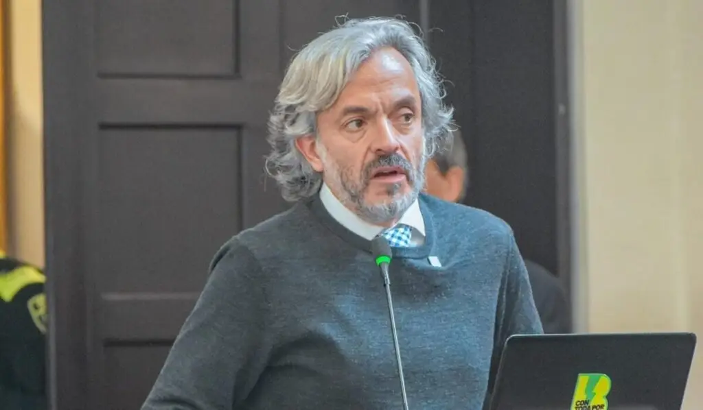 Juan Daniel Oviedo renunció al Concejo de Bogotá para aspirar a la presidencia