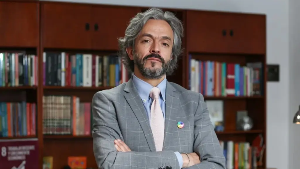 Juan Daniel Oviedo renuncia al Concejo de Bogotá para lanzarse a la Presidencia en 2026