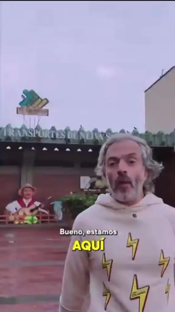 Precandidato Juan Daniel Oviedo llega a Neiva para recolectar firmas y participar en la Marcha del Silencio