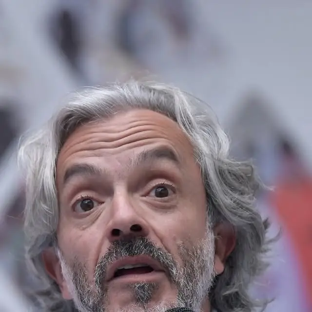 Pese a que el ahora precandidato presidencial, Juan Daniel Oviedo, ejerció por año y medio como concejal de Bogotá, al haber quedado segundo en las elecciones a la alcaldía, nunca debió ser candidato.
