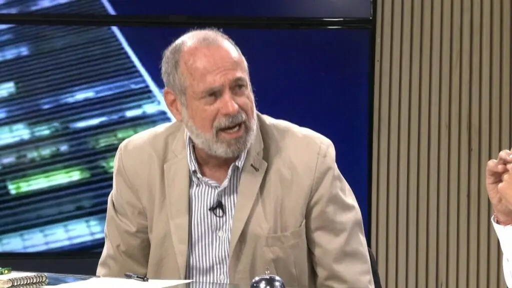 Soy orgullosamente Bogotano, gomelo y rolo de pura cepa. Y por el matoneo que viví en mi infancia, me volví muy disciplinado: Juan Daniel Oviedo, precandidato presidencial.