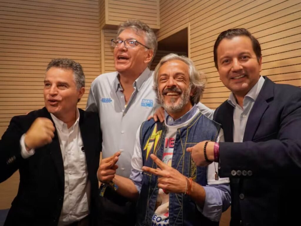 Oviedo entrega firmas con la coalición a la que quiere entrar