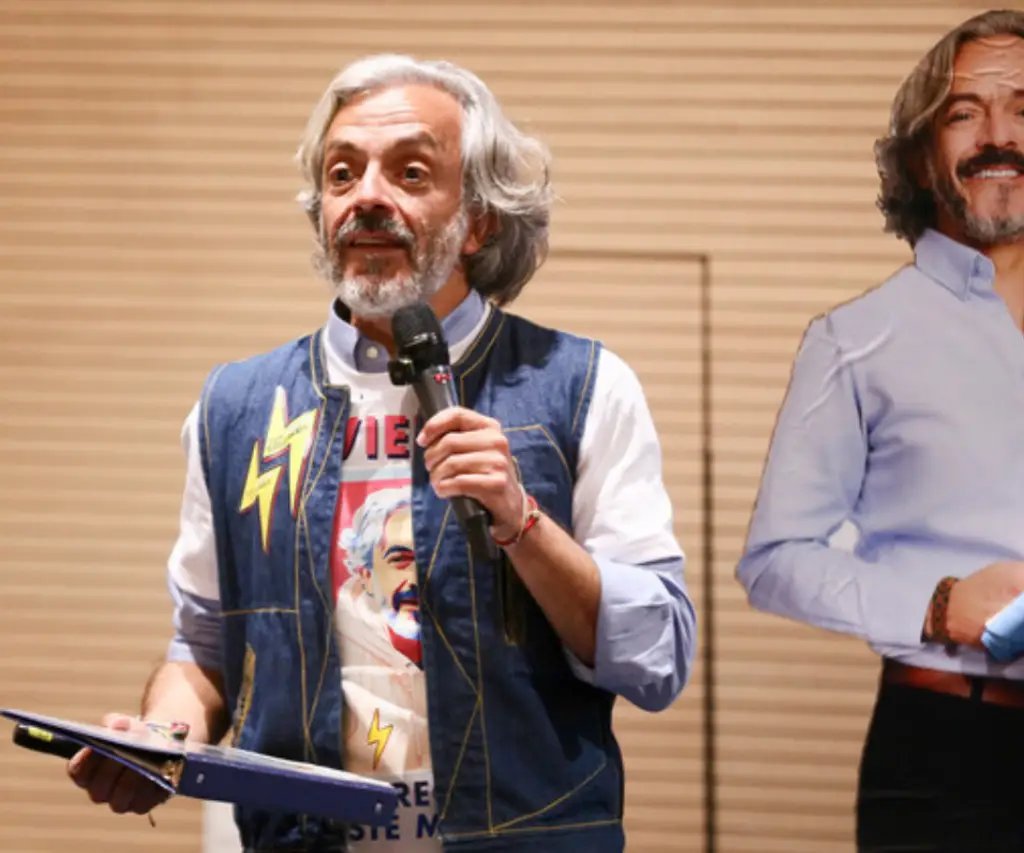 Juan Daniel Oviedo entregó 877.777 firmas para avalar su candidatura presidencial