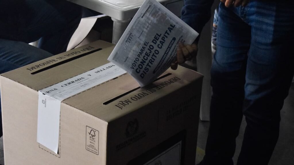 ¿Quiénes son los candidatos que van a las consultas presidenciales de marzo?