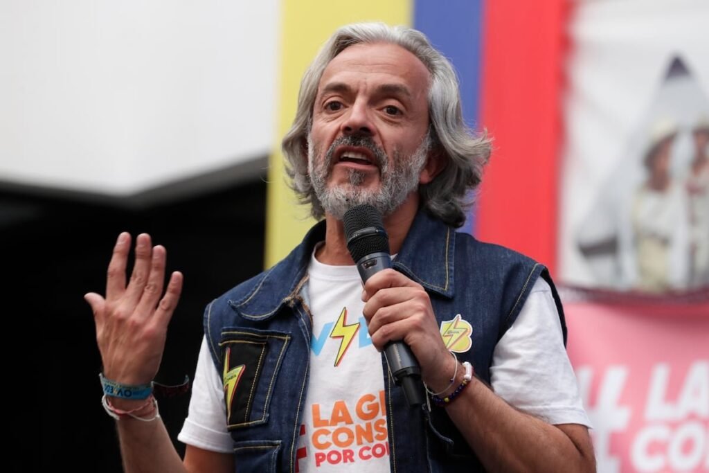 Oviedo, tras las burlas del ultra De la Espriella: “No soy cualquier marica. Soy un marica que quiere representar a todo el país”