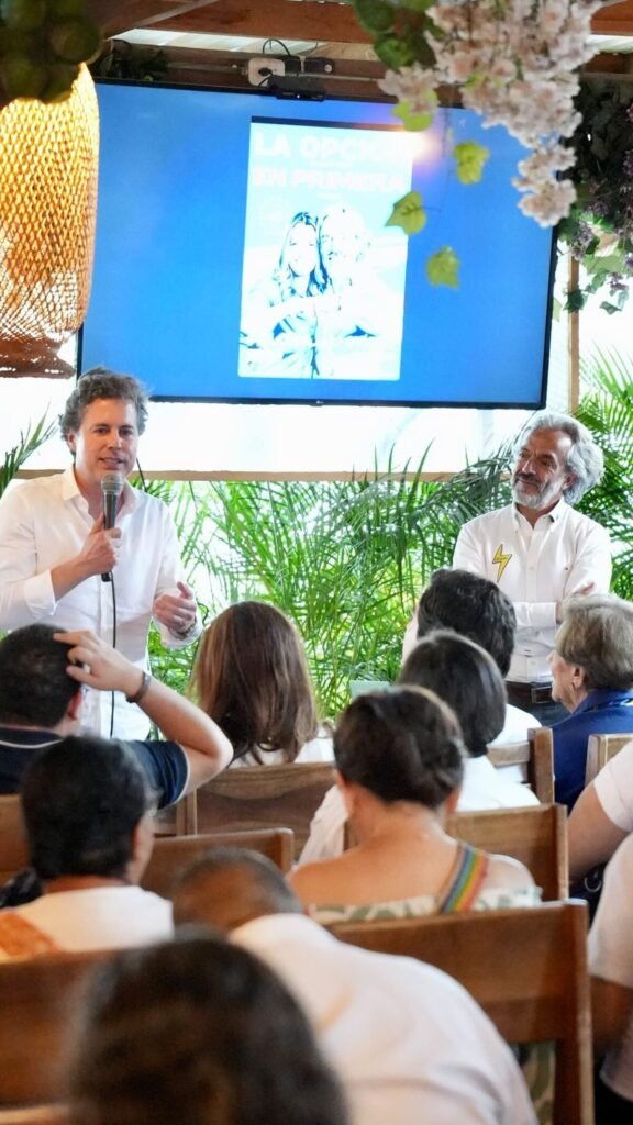 Desde Cali, junto a Juan Daniel Oviedo paramos oreja a los empresarios vallecaucanos: el tejido empresarial está resistiendo, pero el centralismo sigue asfixiando las regiones